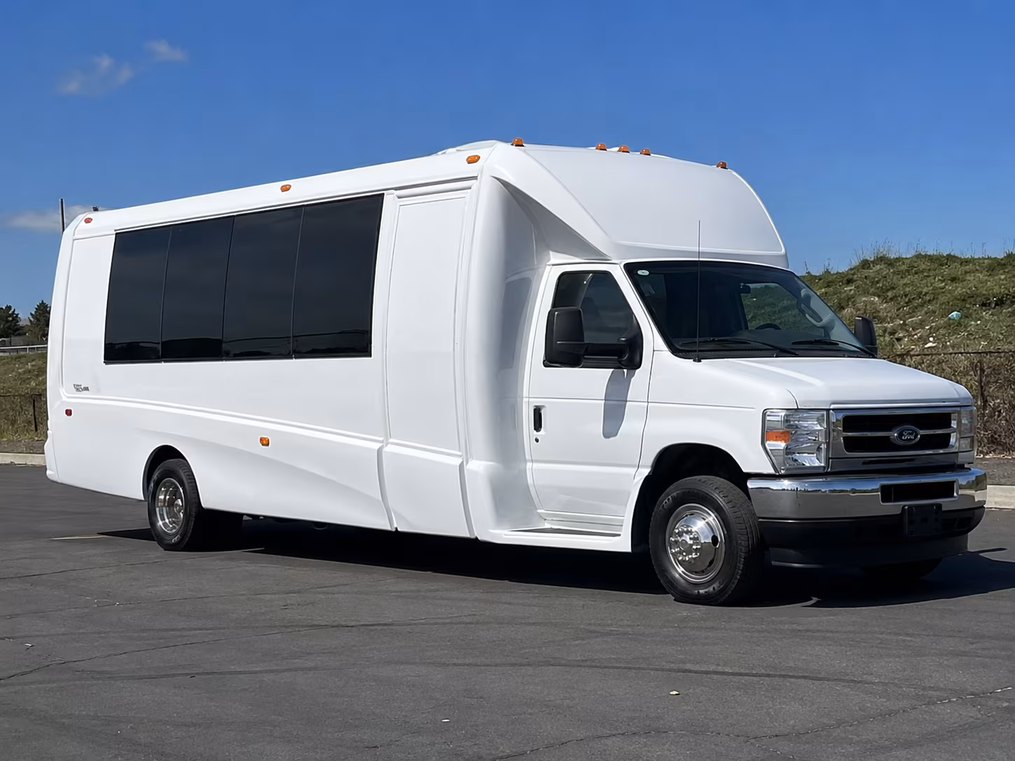 carowinds theme park party bus rental