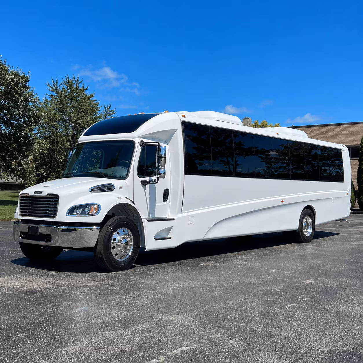 huntersville 18 passenger minibus