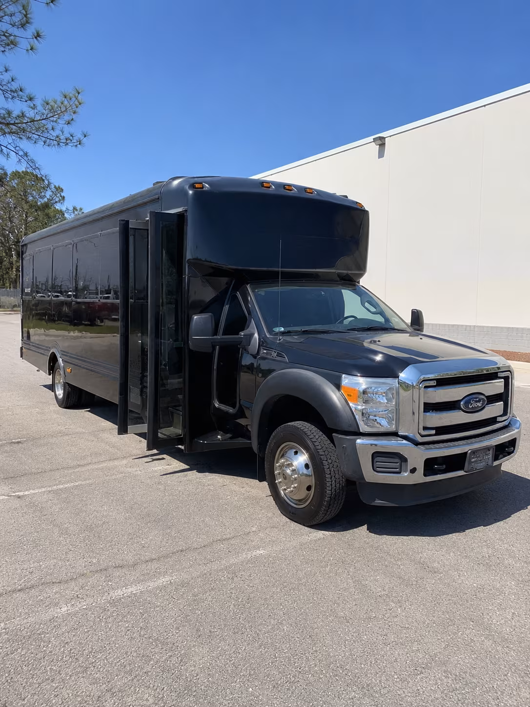 wedding party buses for bridal and groom squads across lake norman